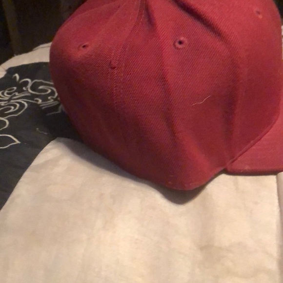 Fitted cap - Picture 3 of 3